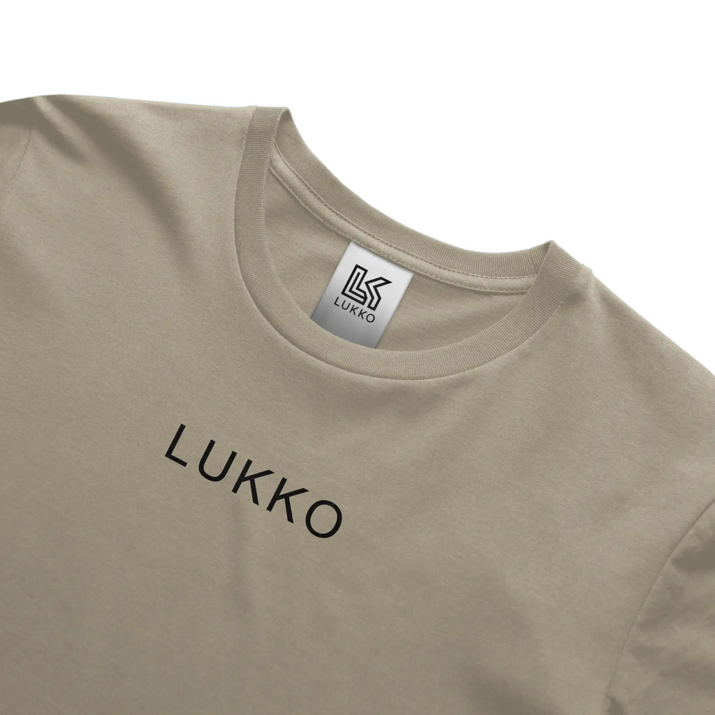 Apliiq Lukko Traditional classic fit T-shirt in soft fabric, featuring a clean design with short sleeves and round neckline.